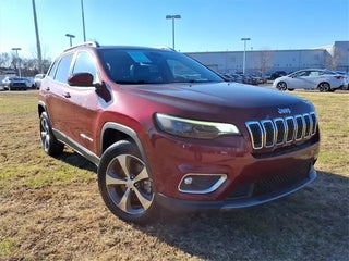 2019 Jeep Cherokee with Velvet Red Pearlcoat Exterior
