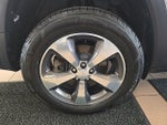 2019 Cherokee Thumbnail 40