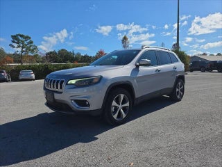 2019 Jeep Cherokee with Billet Silver Metallic Clearcoat Exterior