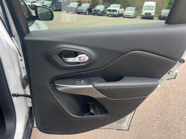 2019 Jeep Cherokee - $12,995