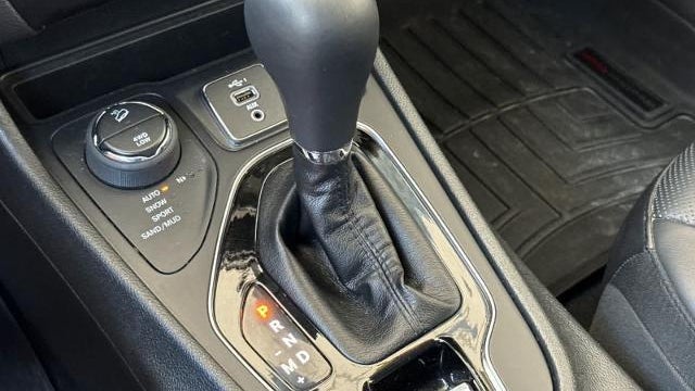 2019 Jeep Cherokee Overland