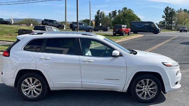 2017 Jeep Cherokee Overland
