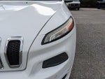 2017 Cherokee Thumbnail 9