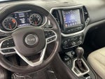 2017 Cherokee Thumbnail 22