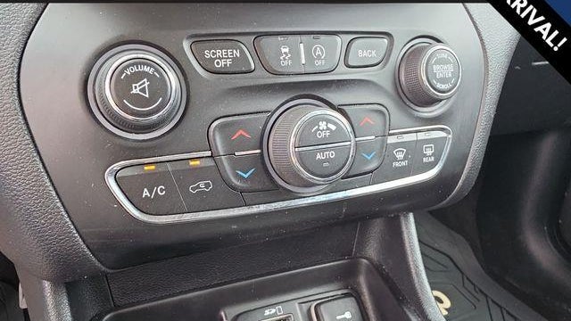 2017 Jeep Cherokee Overland