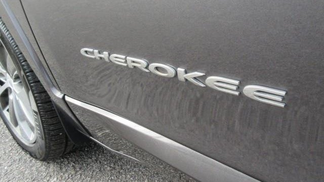 2019 Jeep Cherokee Overland