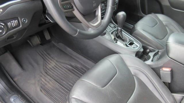 2019 Jeep Cherokee Overland