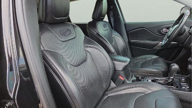 2019 Jeep Cherokee Overland