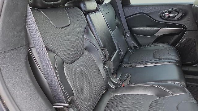 2019 Jeep Cherokee Overland