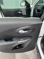 2020 Cherokee Thumbnail 8