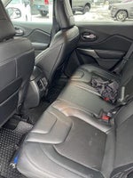 2020 Cherokee Thumbnail 10