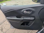 2019 Cherokee Thumbnail 11