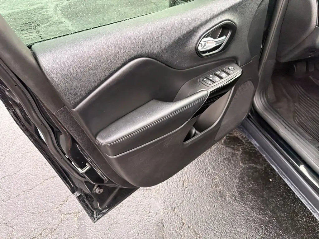 2021 Jeep Cherokee - $18,402