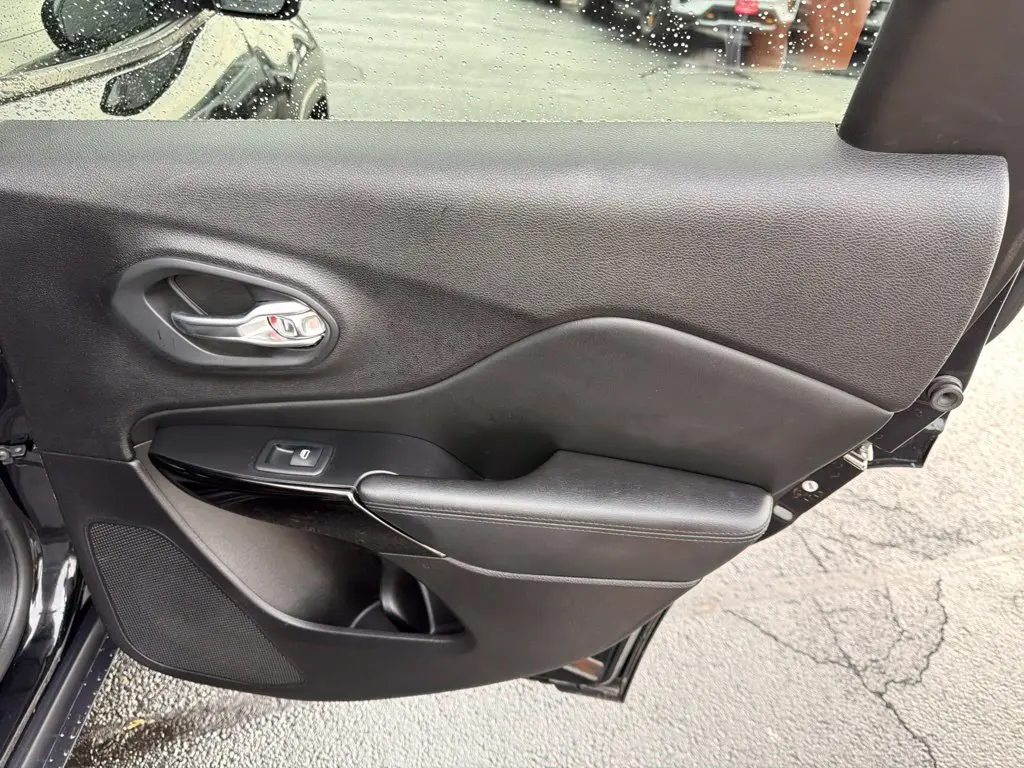 2021 Jeep Cherokee - $18,402