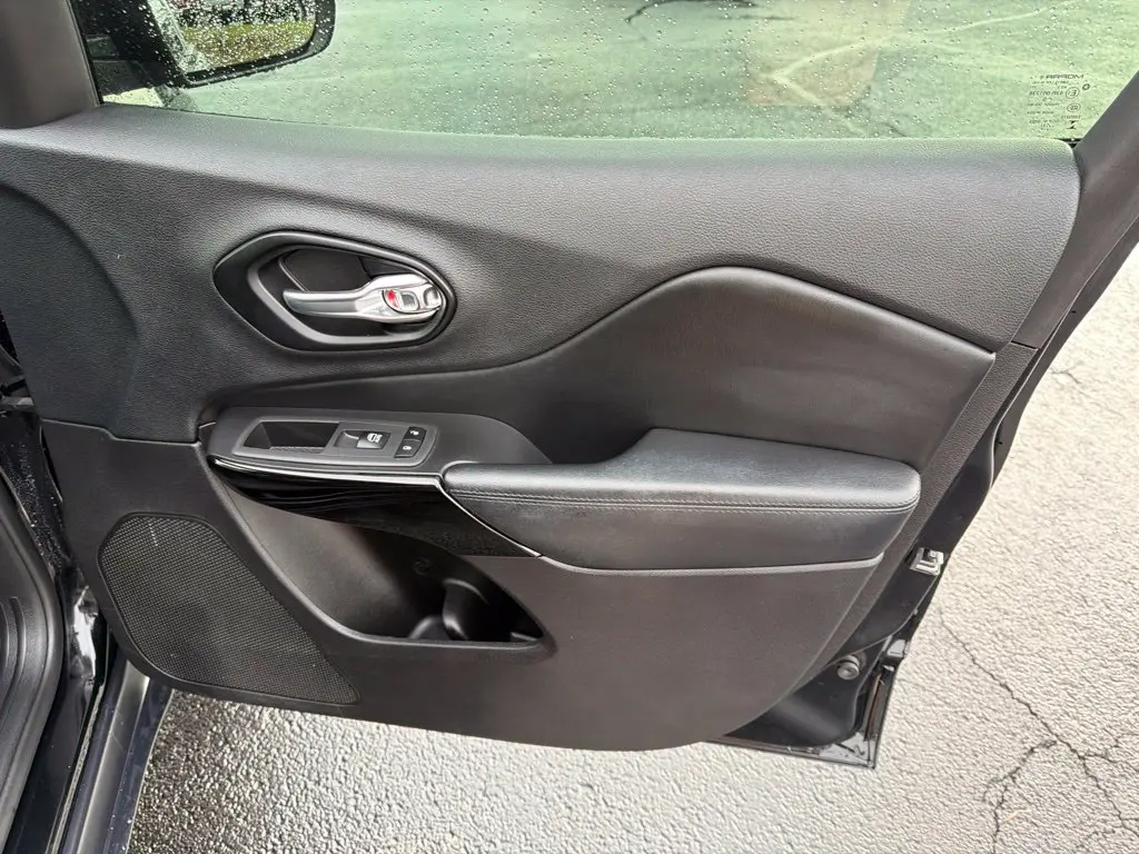 2021 Jeep Cherokee - $18,402