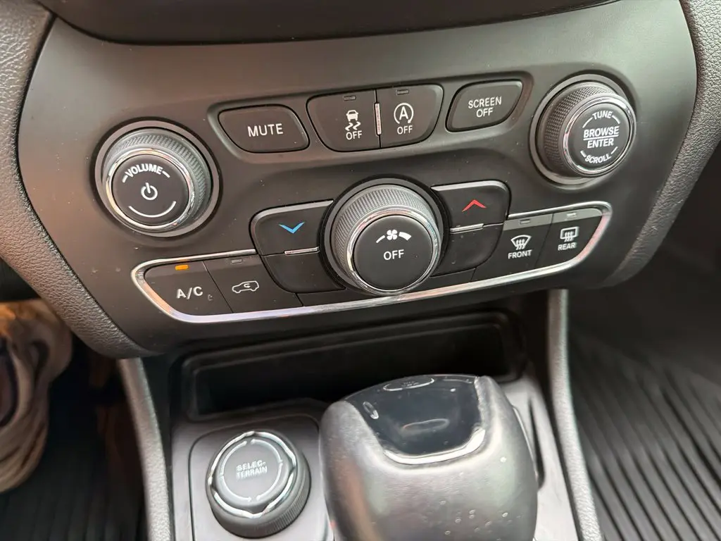 2021 Jeep Cherokee - $18,402