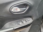 2019 Cherokee Thumbnail 19