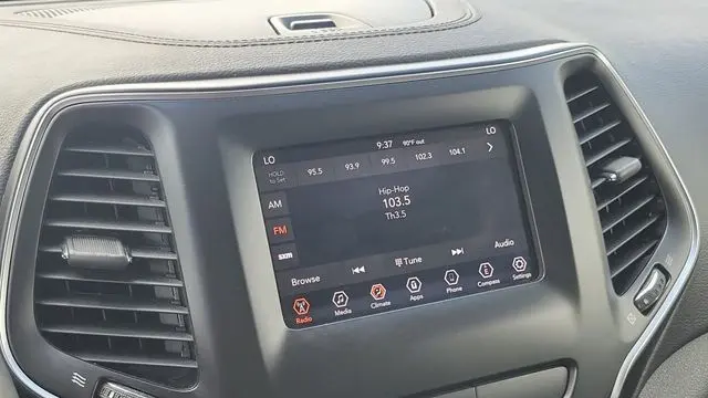 2019 Jeep Cherokee Altitude