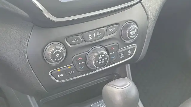 2019 Jeep Cherokee Altitude