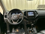 2019 Cherokee Thumbnail 32
