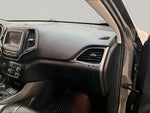 2019 Cherokee Thumbnail 16