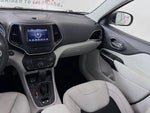 2020 Cherokee Thumbnail 27