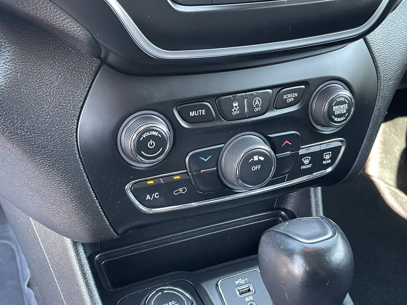 2019 Jeep Cherokee - $13,897