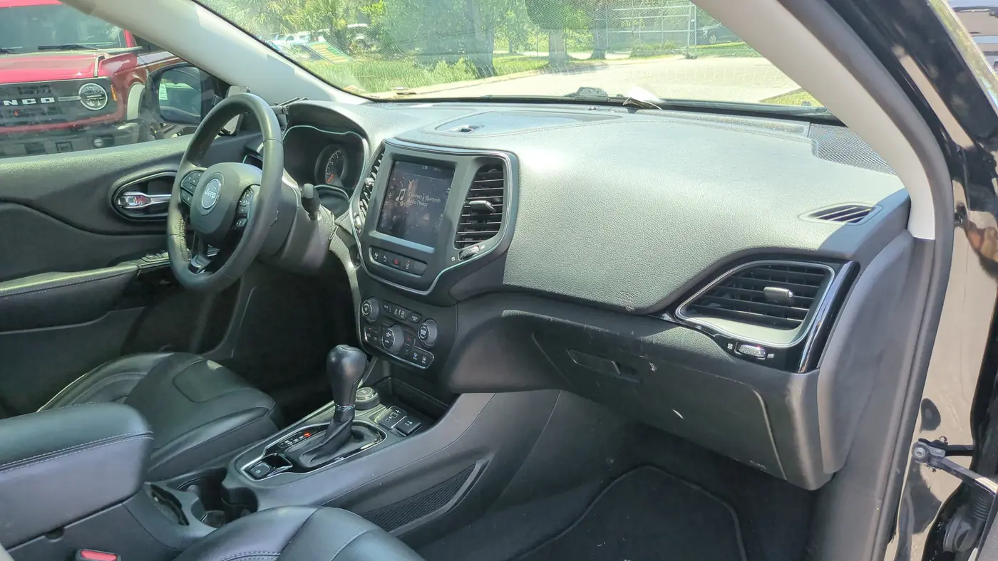 2023 Jeep Cherokee Altitude Lux