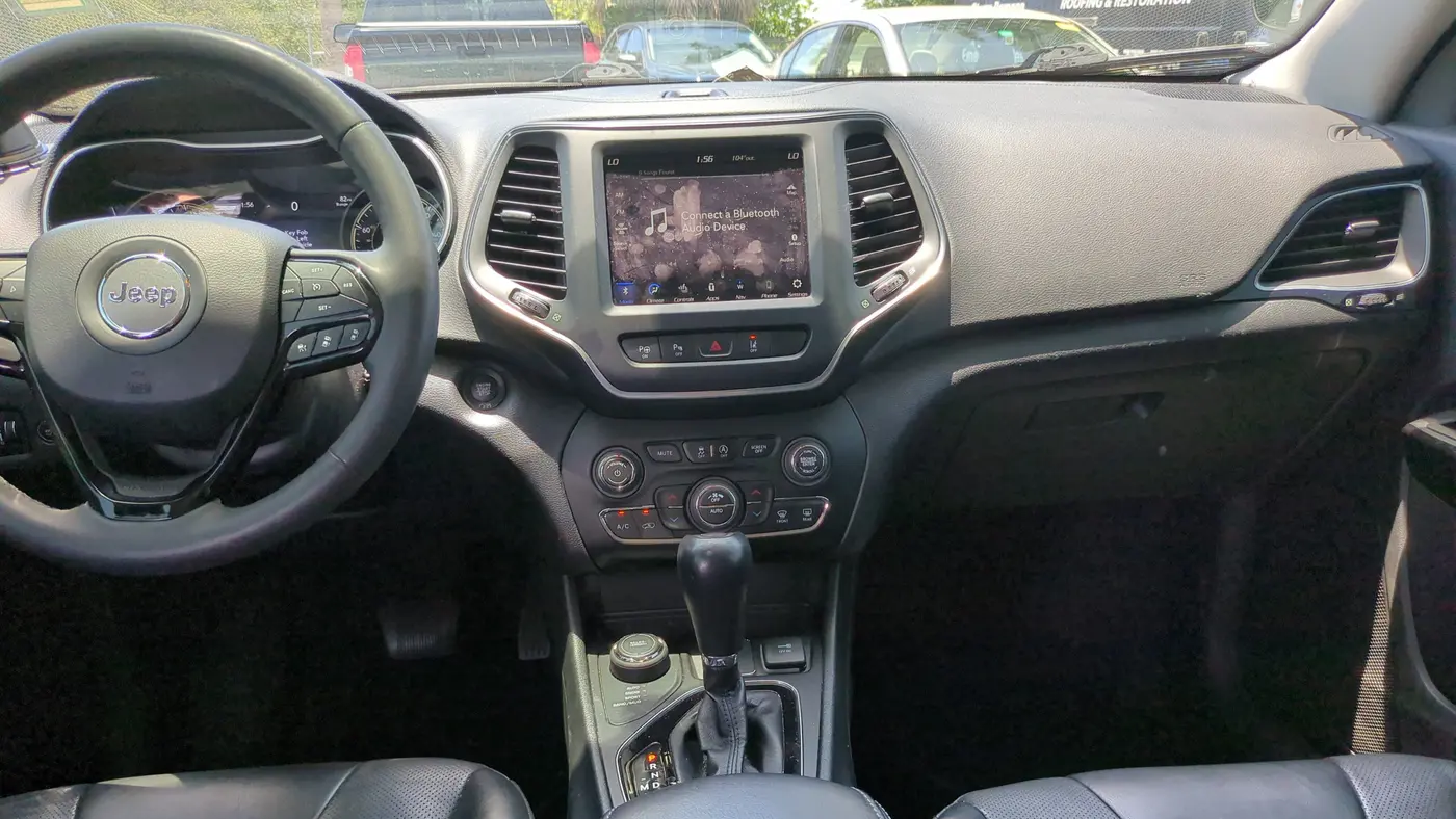 2023 Jeep Cherokee Altitude Lux
