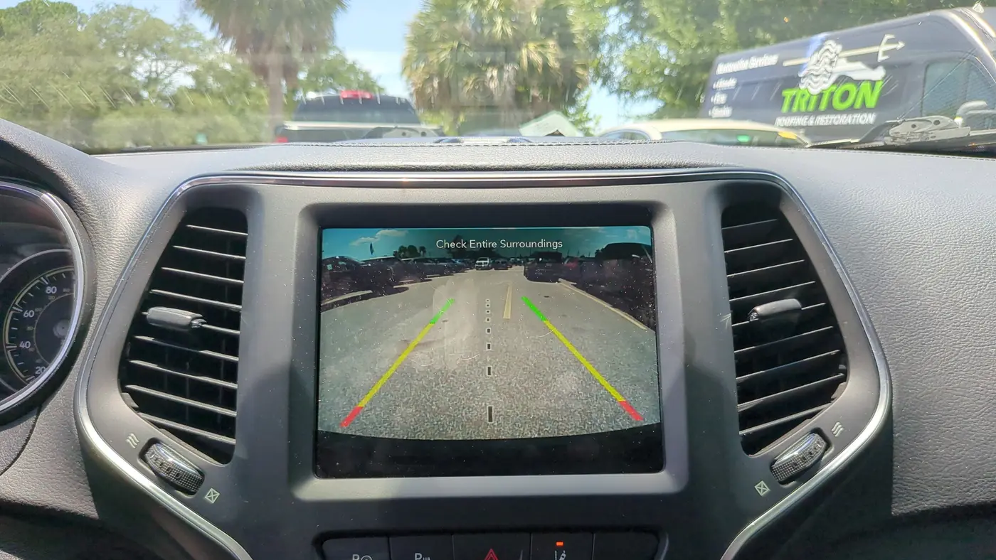 2023 Jeep Cherokee Altitude Lux