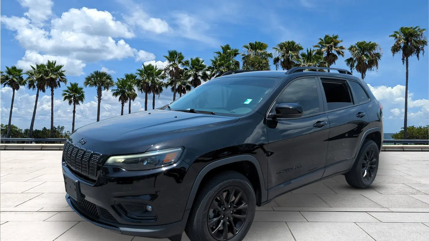 2023 Jeep Cherokee Altitude Lux
