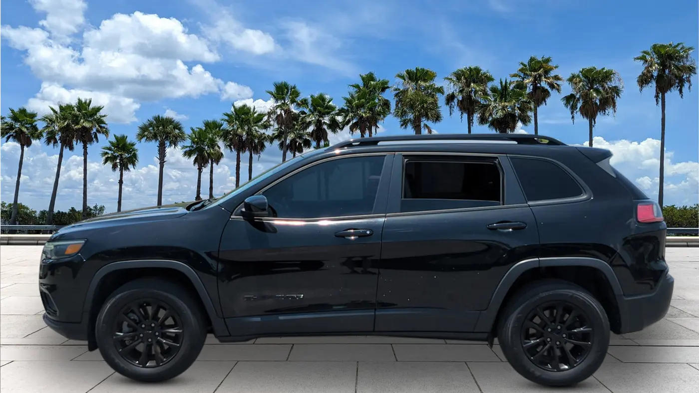 2023 Jeep Cherokee Altitude Lux