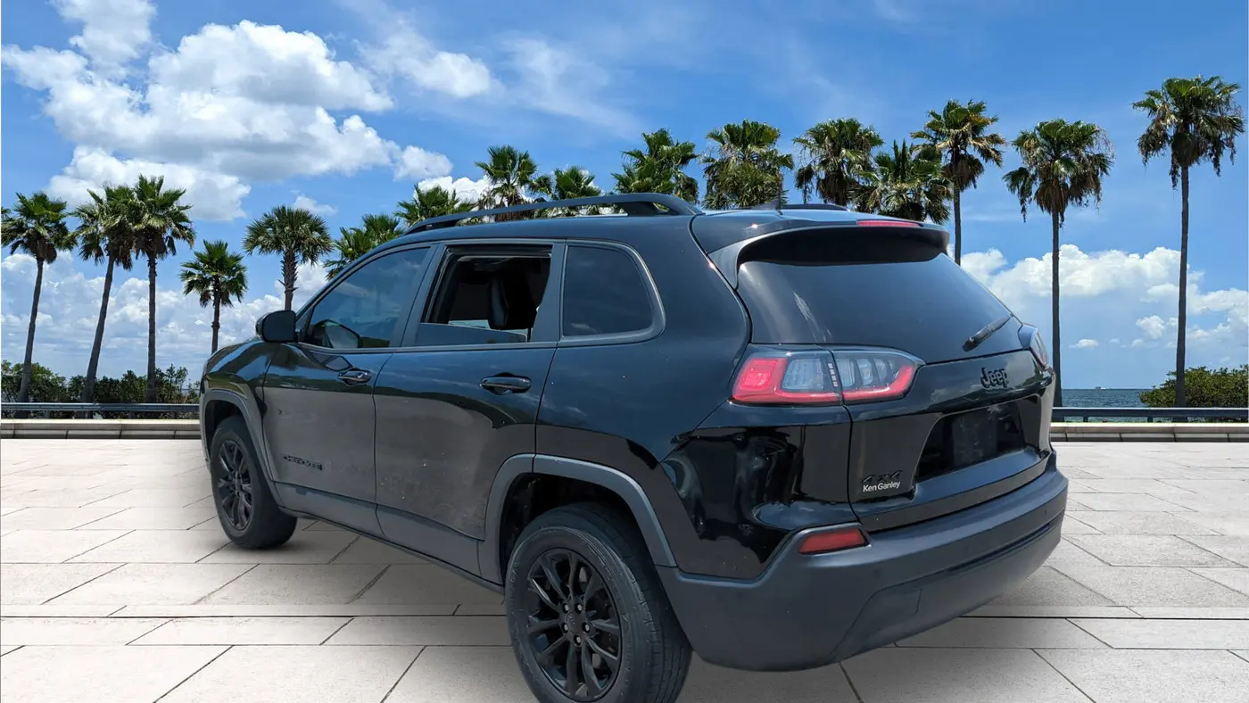2023 Jeep Cherokee Altitude Lux