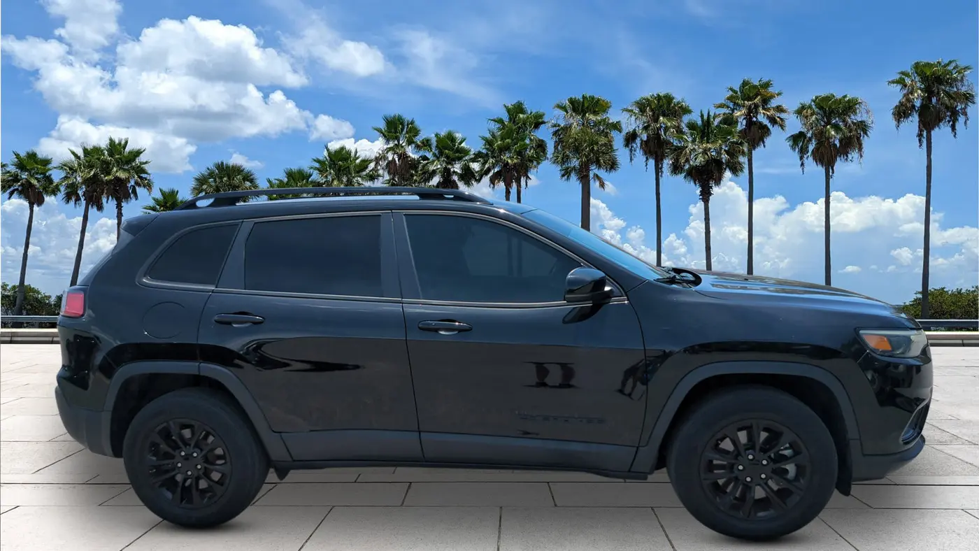 2023 Jeep Cherokee Altitude Lux