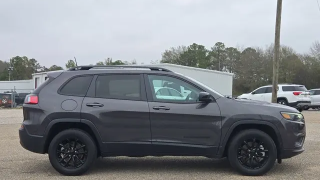 2023 Jeep Cherokee Altitude Lux