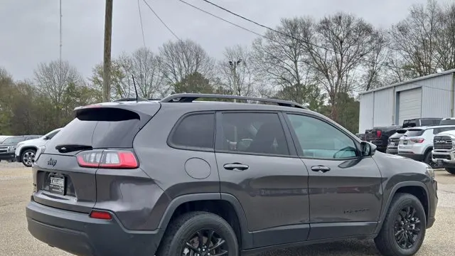 2023 Jeep Cherokee Altitude Lux