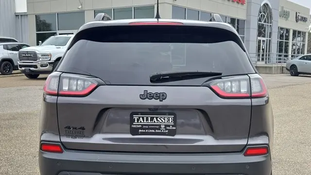 2023 Jeep Cherokee Altitude Lux