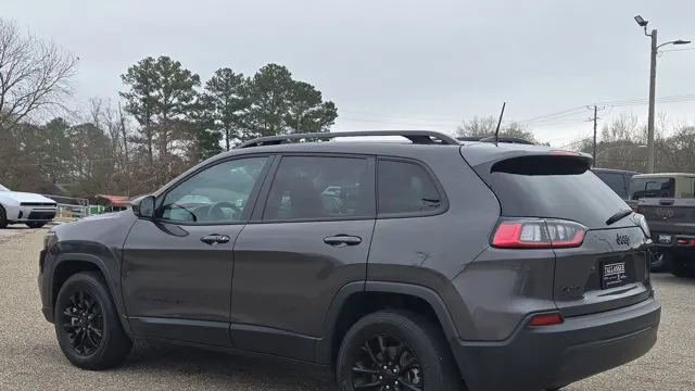 2023 Jeep Cherokee Altitude Lux