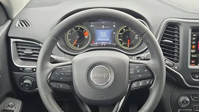 2023 Jeep Cherokee Altitude Lux