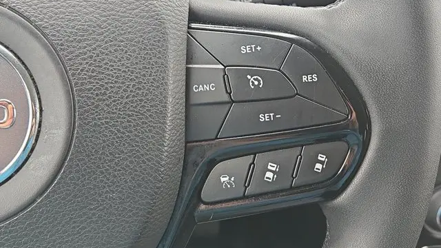 2023 Jeep Cherokee Altitude Lux