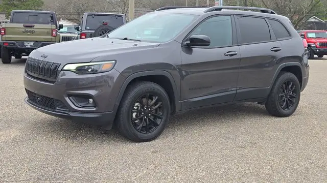 Preowned 2023 Jeep Cherokee Altitude Lux for Sale