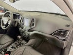 2023 Cherokee Thumbnail 30