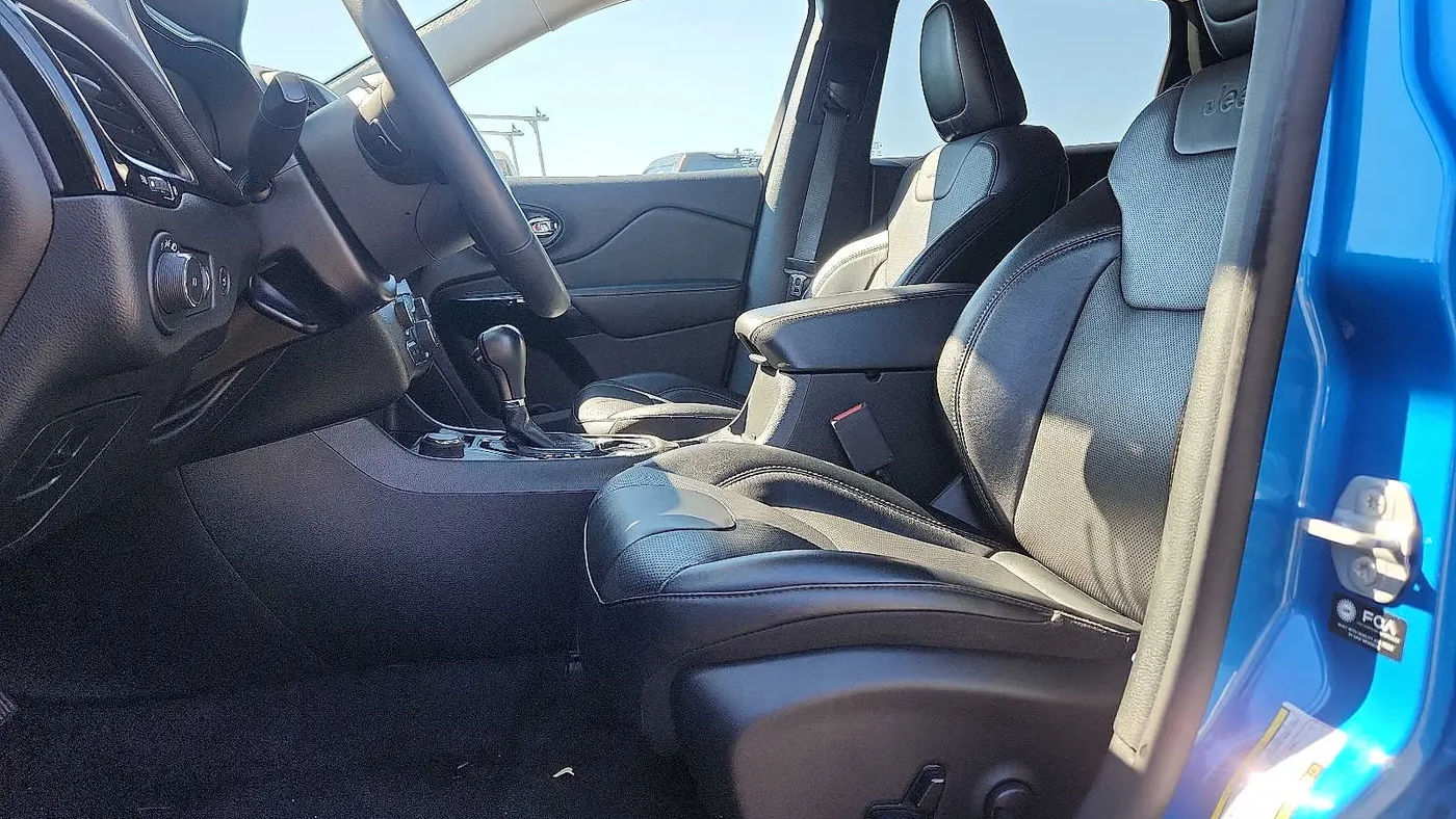2023 Jeep Cherokee Altitude Lux