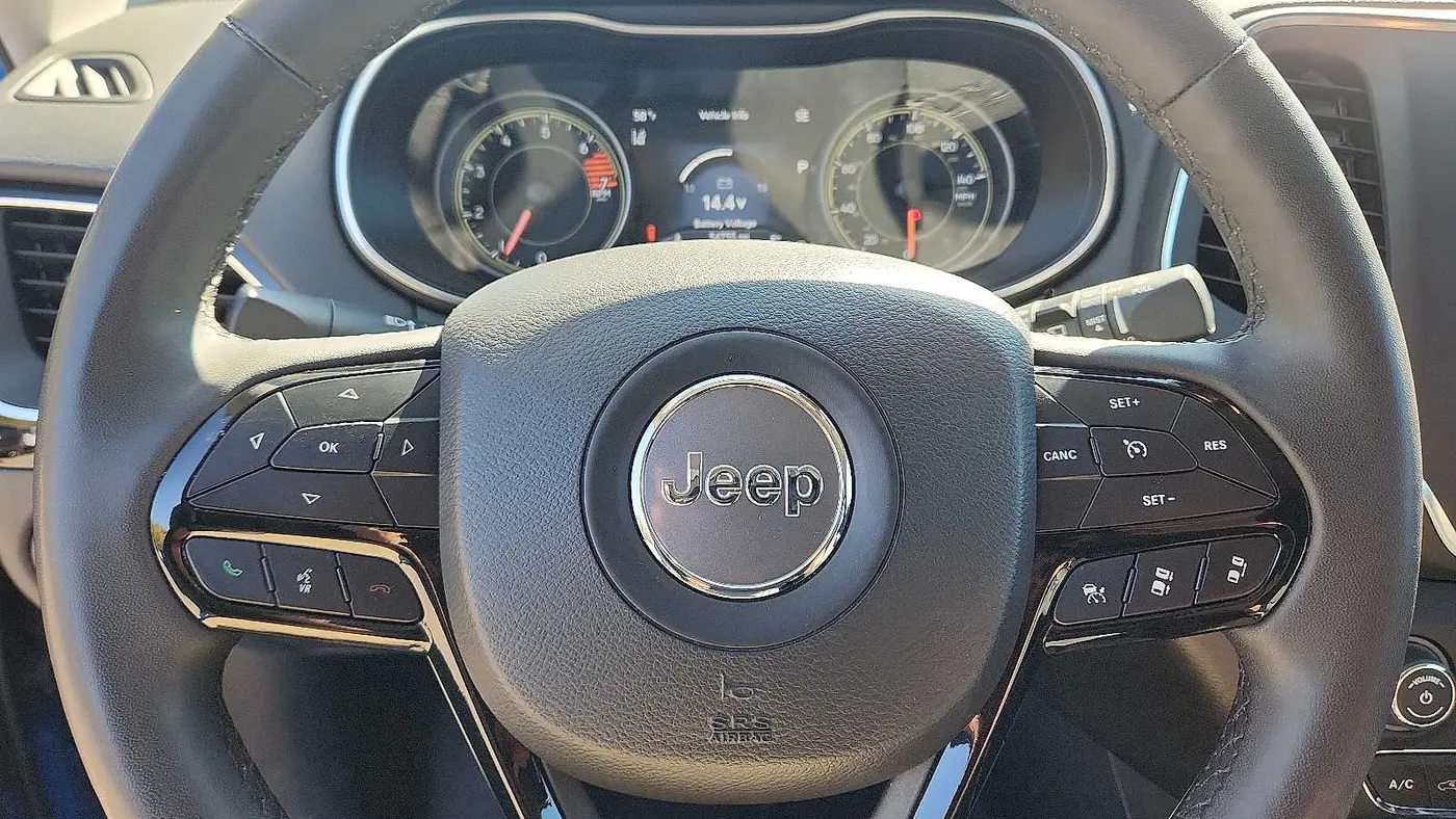 2023 Jeep Cherokee Altitude Lux