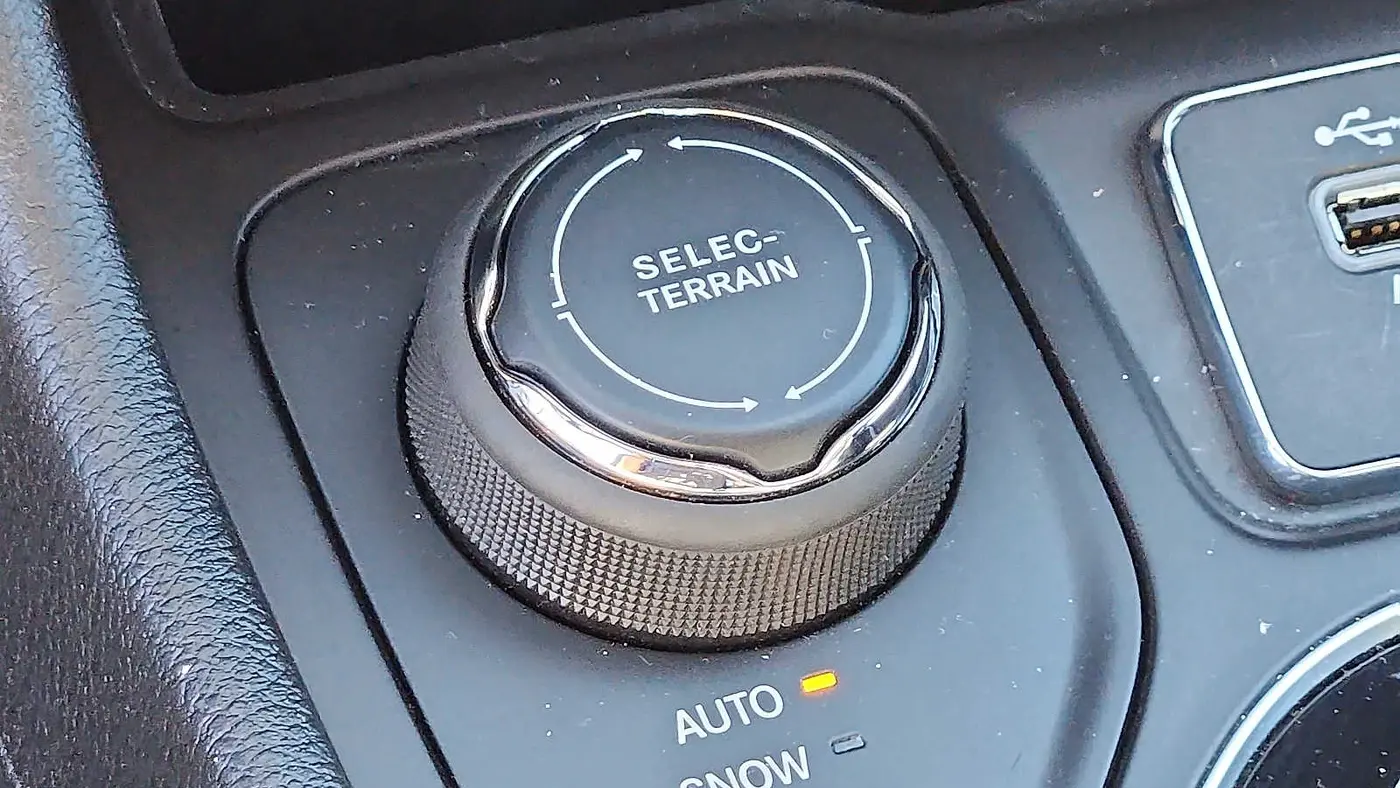 2023 Jeep Cherokee Altitude Lux