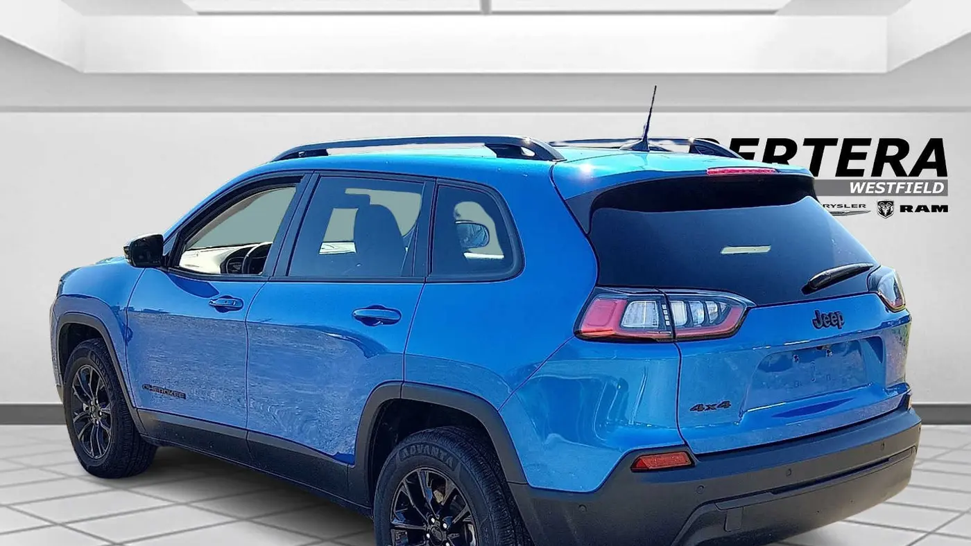 2023 Jeep Cherokee Altitude Lux