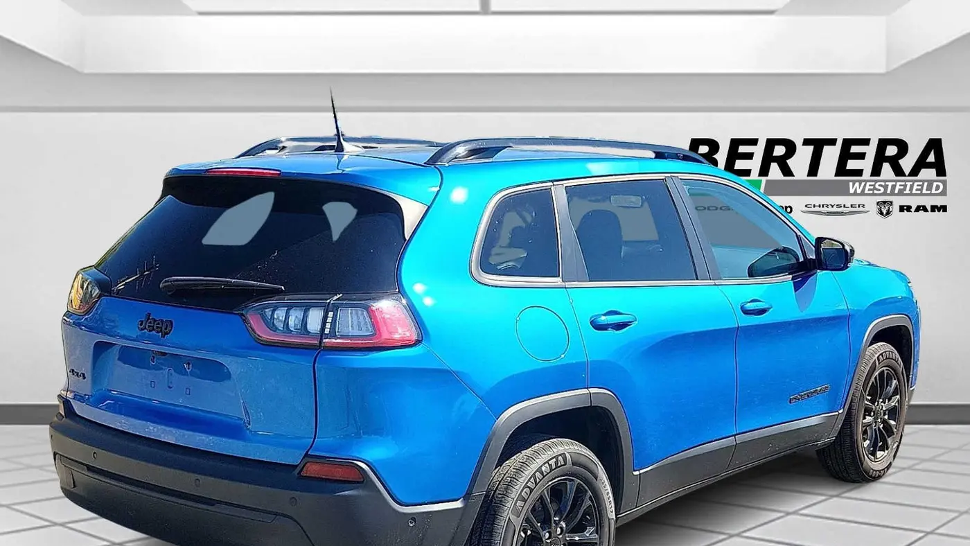 2023 Jeep Cherokee Altitude Lux