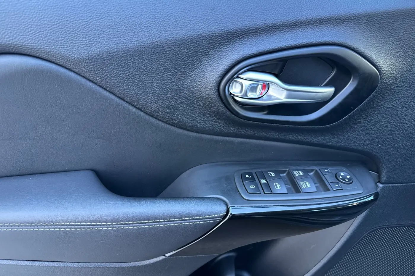 2023 Jeep Cherokee - $21,399