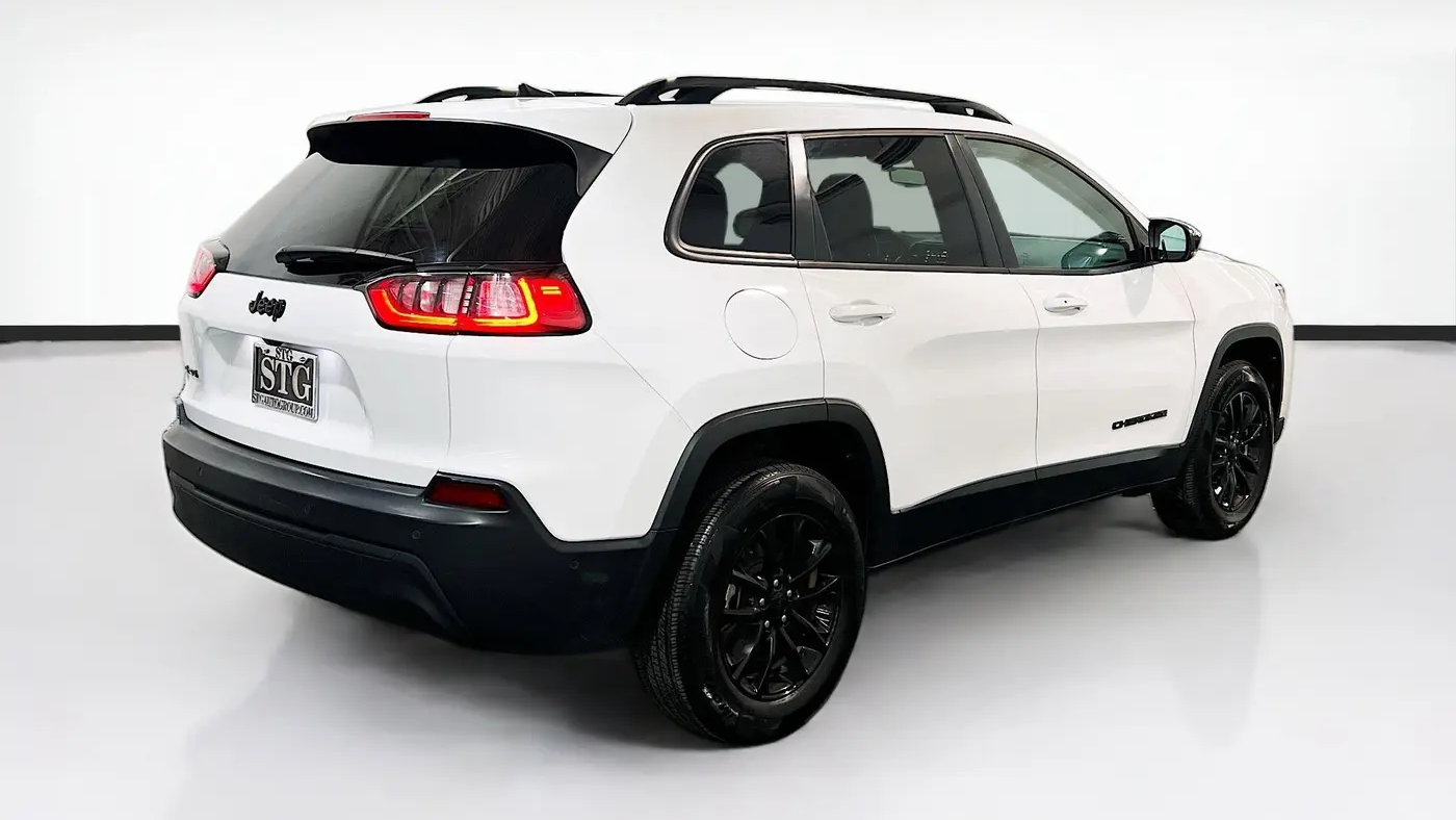 2023 Jeep Cherokee Altitude Lux