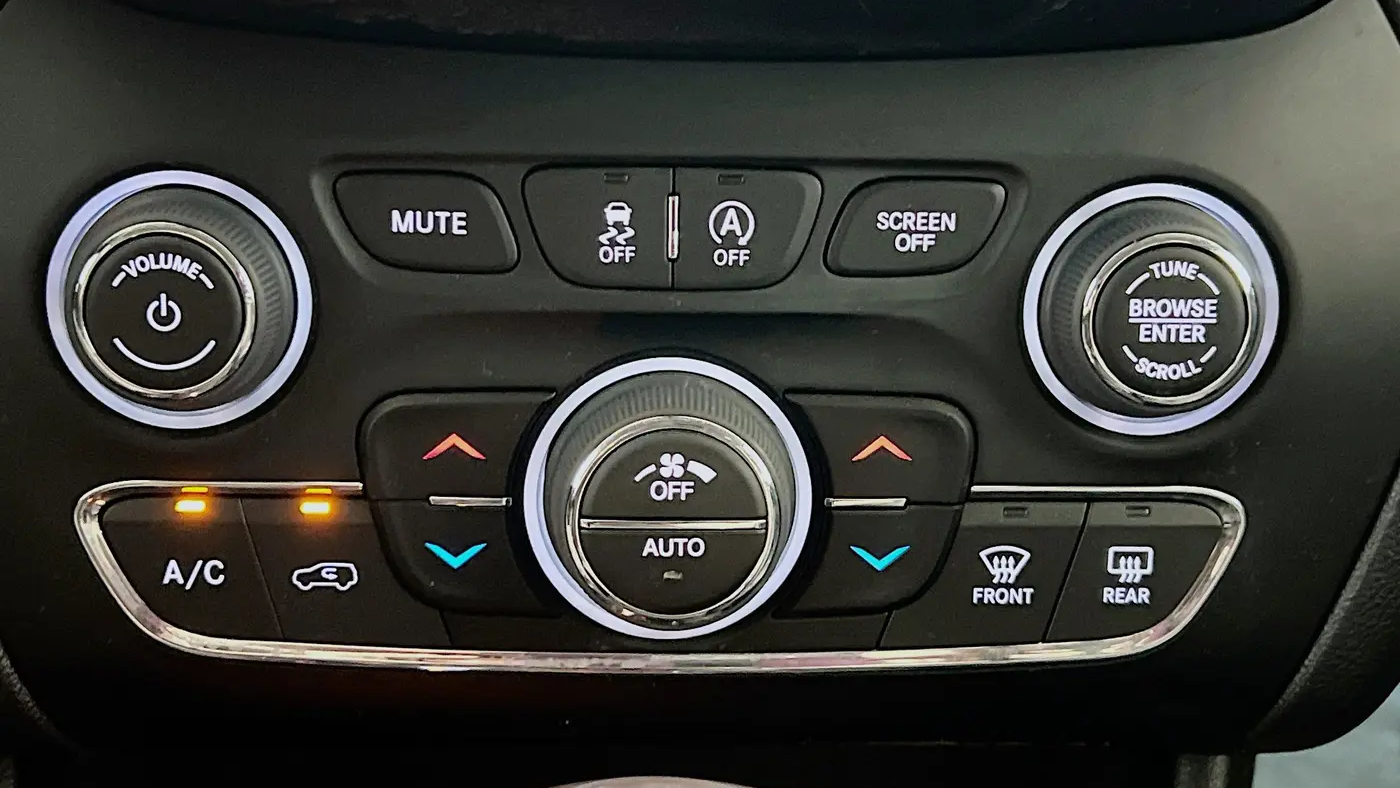 2023 Jeep Cherokee Altitude Lux